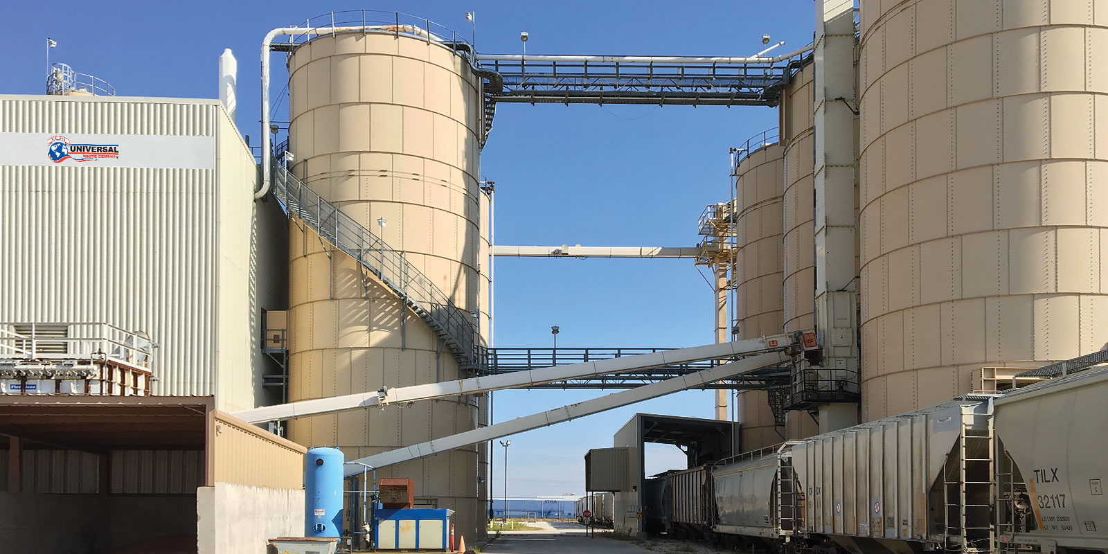 Universal Cement Texas facility image with trains